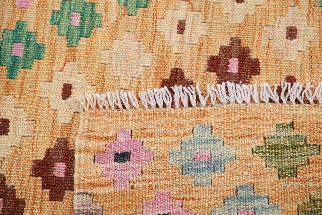 Kilim 4’ 10” x 6’ 4″ - No. AV95365 - ALRUG Rug Store