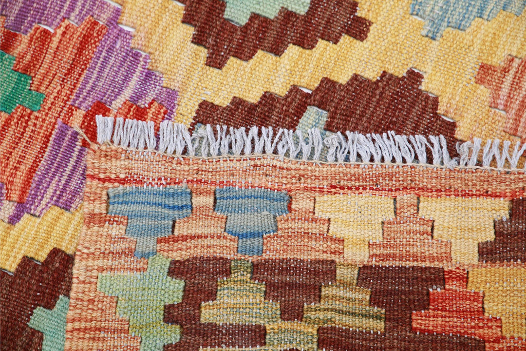 Kilim 4’ 9″ x 6’ 5″ - No. AV27500 - ALRUG Rug Store