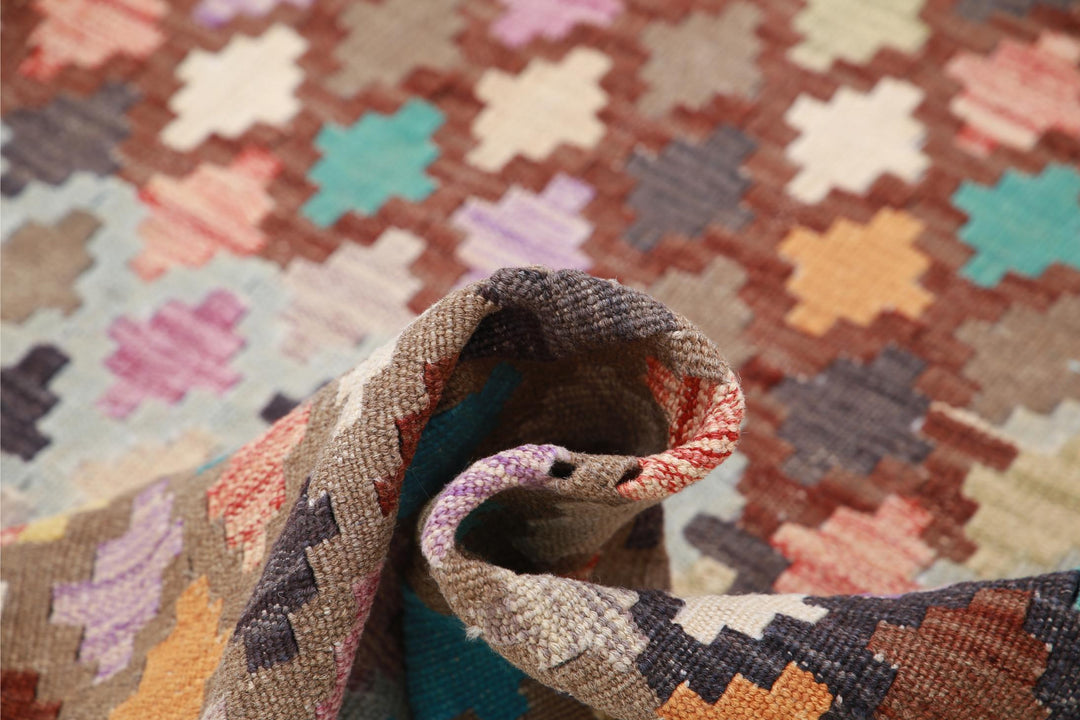 Kilim 5’ 6″ x 7’ 8″ - No. AV28737 - ALRUG Rug Store