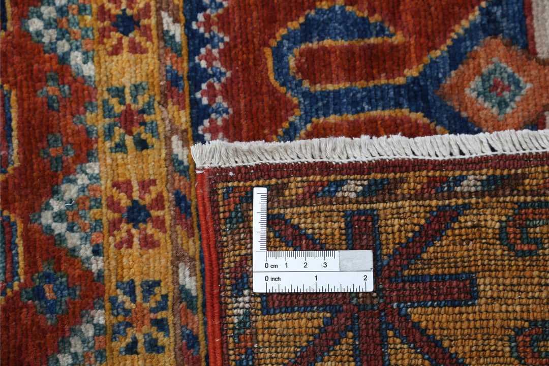 Humna 3’ 11” x 6’ 4″ - No. AV15302 - ALRUG Rug Store