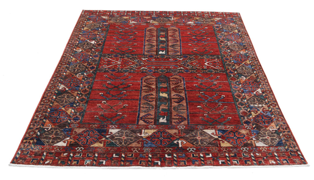 Humna 5’ 5″ x 6’ 8″ - No. AV62088 - ALRUG Rug Store