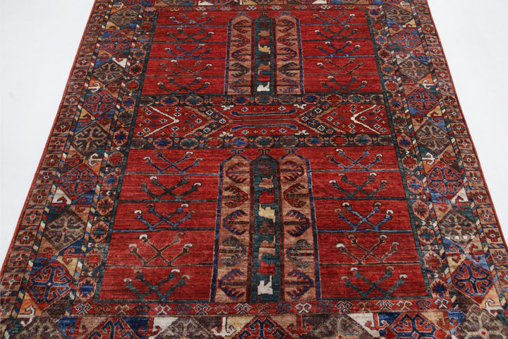 Humna 5’ 5″ x 6’ 8″ - No. AV62088 - ALRUG Rug Store