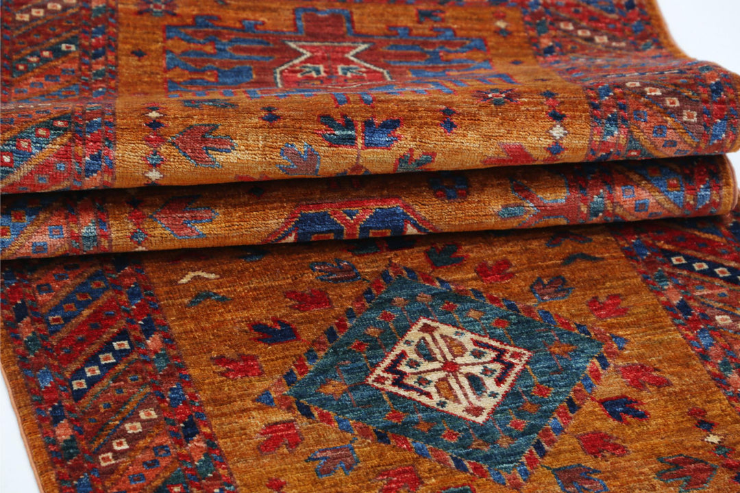 Humna 2’ 7″ x 7’ 7″ - No. AV96644 - ALRUG Rug Store