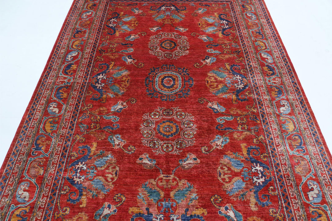 Humna 5’ 11” x 8’ 10” - No. AV83934 - ALRUG Rug Store