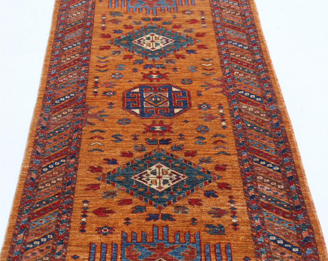Humna 2’ 7″ x 7’ 2″ - No. AV40719 - ALRUG Rug Store