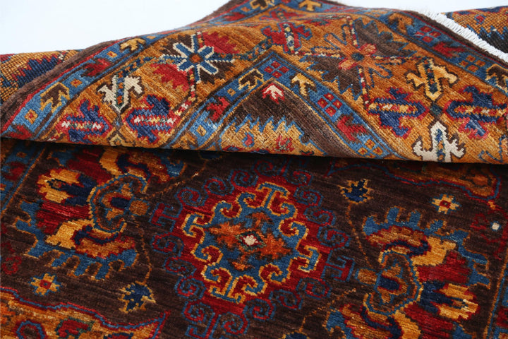 Humna 2’ 11” x 4’ 9″ - No. AV62272 - ALRUG Rug Store