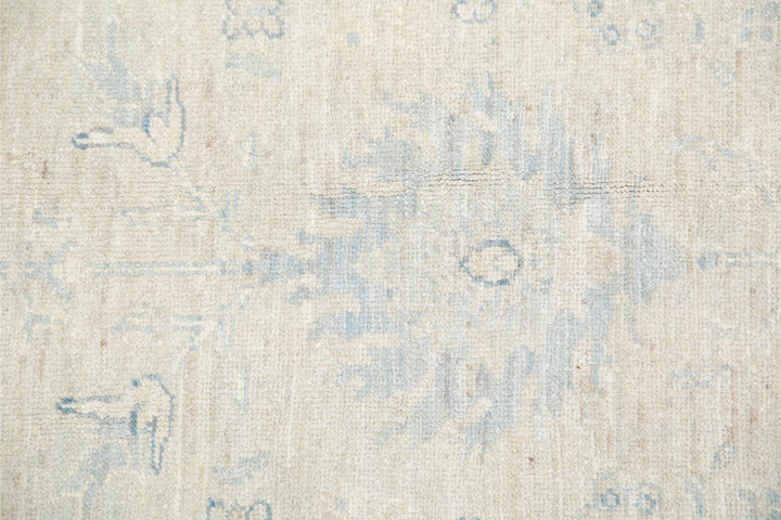 Serenity 8’ 1″ x 9’ 8″ - No. AV33854 - ALRUG Rug Store