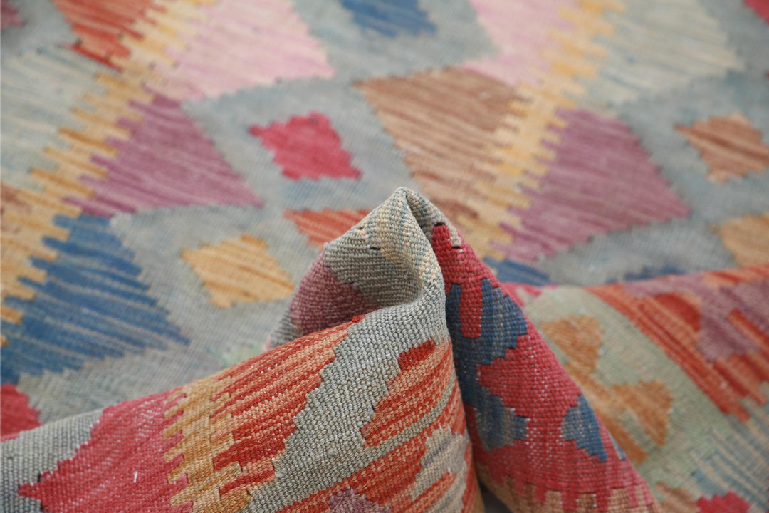 Kilim 3’ 11” x 5’ 9″ - No. AV61603 - ALRUG Rug Store