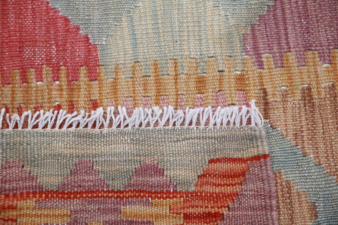 Kilim 3’ 11” x 5’ 9″ - No. AV61603 - ALRUG Rug Store