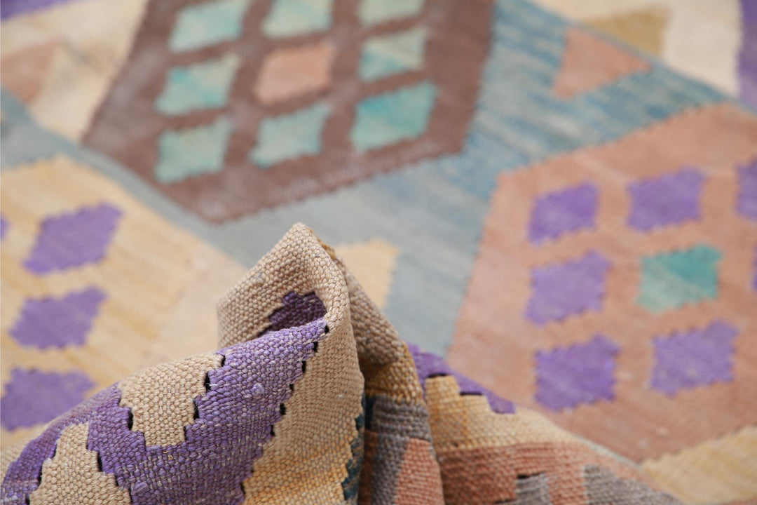 Kilim 5’ 10” x 7’ 5″ - No. AV58806 - ALRUG Rug Store