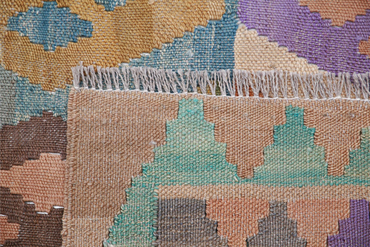 Kilim 5’ 10” x 7’ 5″ - No. AV58806 - ALRUG Rug Store