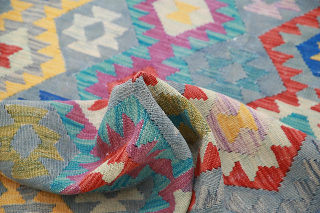 Kilim 5’ 5″ x 7’ 8″ - No. AV97666 - ALRUG Rug Store