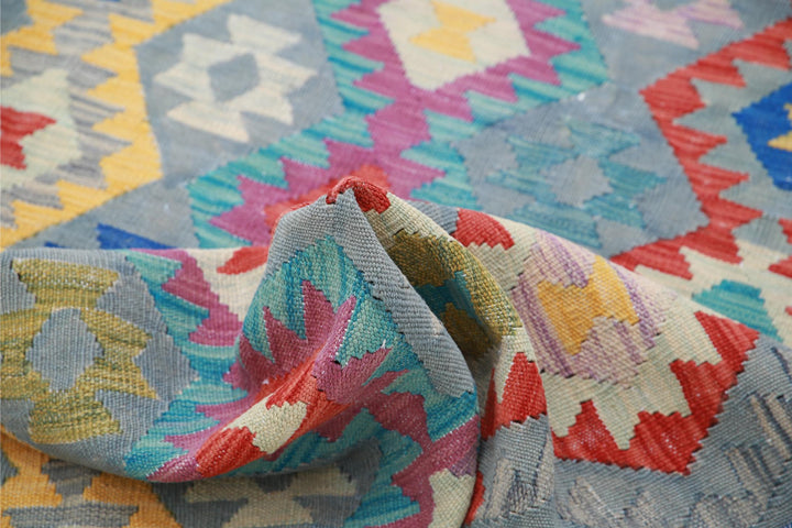 Kilim 5’ 5″ x 7’ 8″ - No. AV97666 - ALRUG Rug Store