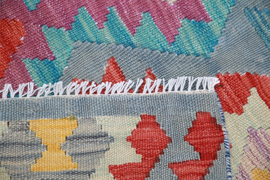 Kilim 5’ 5″ x 7’ 8″ - No. AV97666 - ALRUG Rug Store