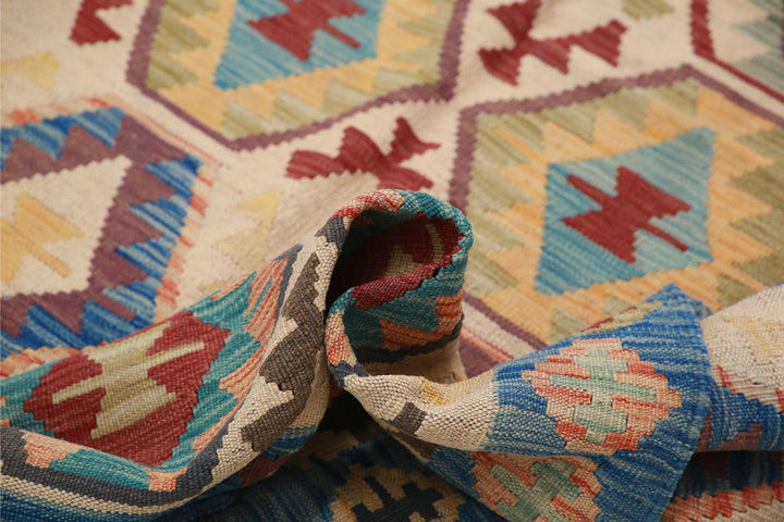 Kilim 4’ 11” x 6’ 9″ - No. AV60037 - ALRUG Rug Store