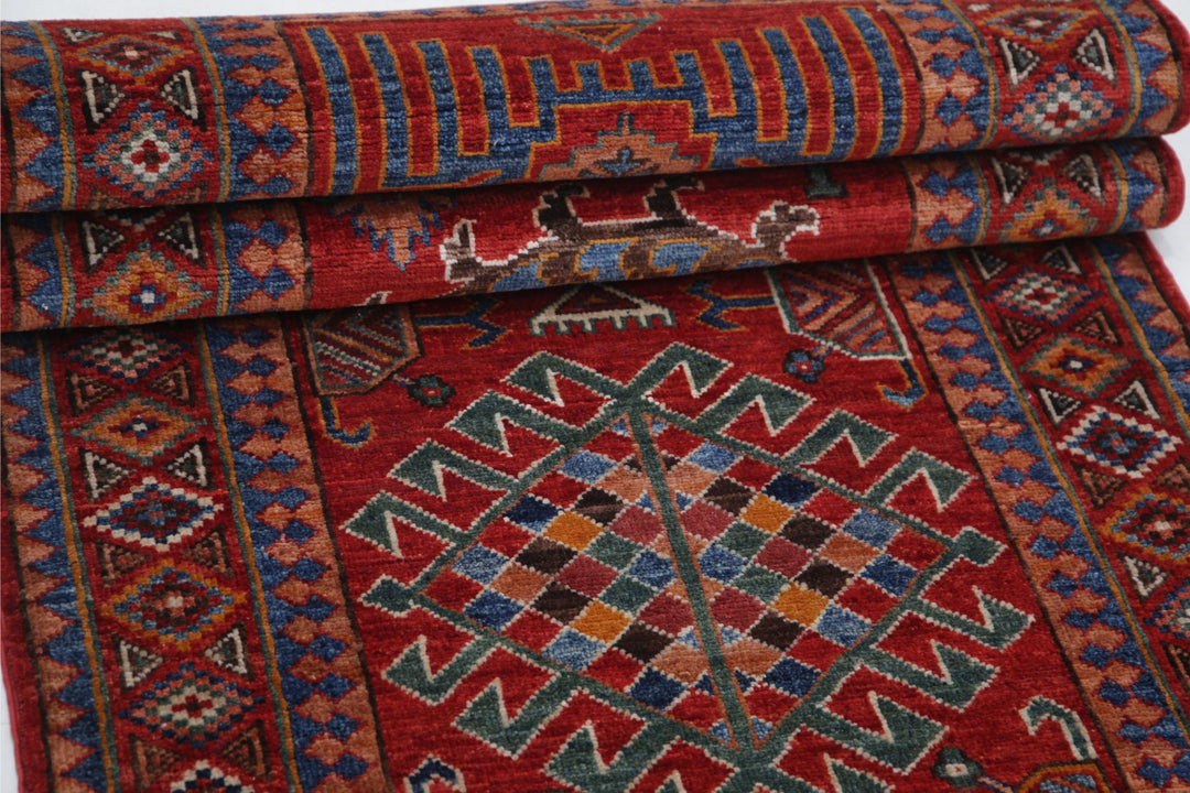 Humna 2’ 8″ x 8’ 2″ - No. AV76244 - ALRUG Rug Store