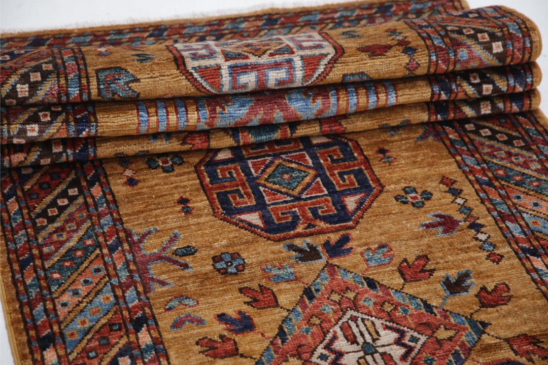 Humna 2’ 8″ x 12’ 3″ - No. AV37779 - ALRUG Rug Store