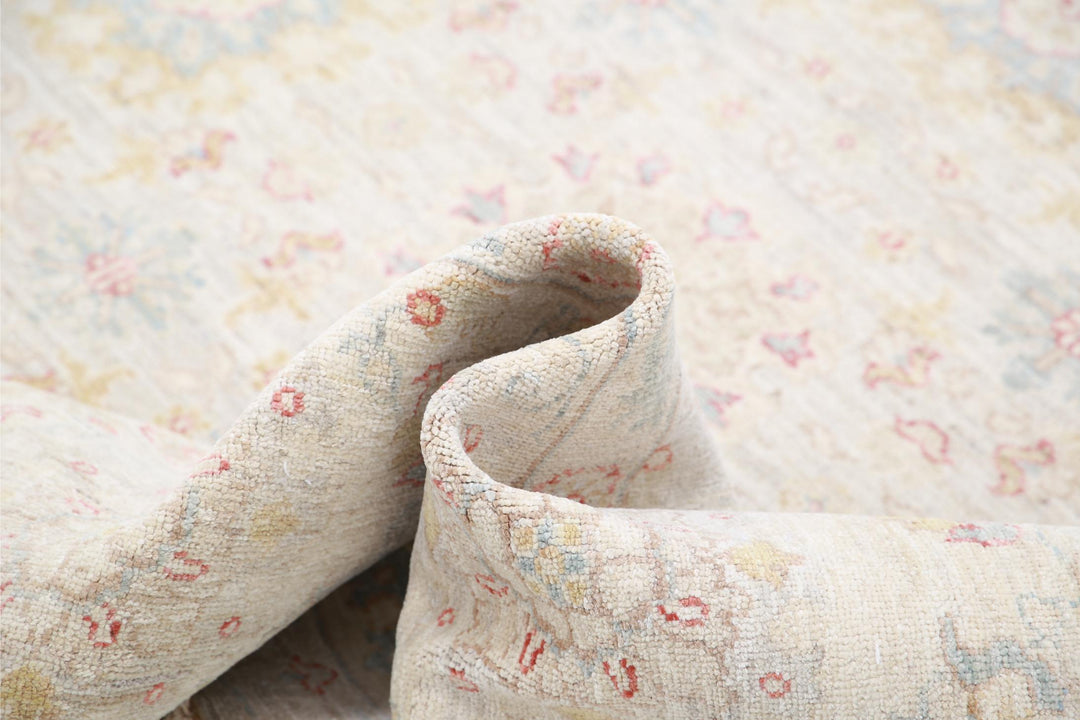 Serenity 8’ 11” x 11’ 10” - No. AV44156 - ALRUG Rug Store