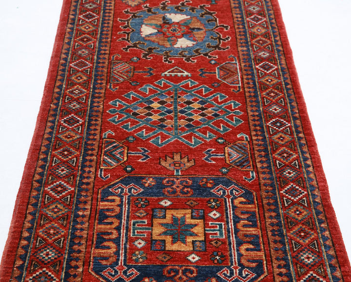 Humna 2’ 8″ x 8’ 0″ - No. AV37829 - ALRUG Rug Store