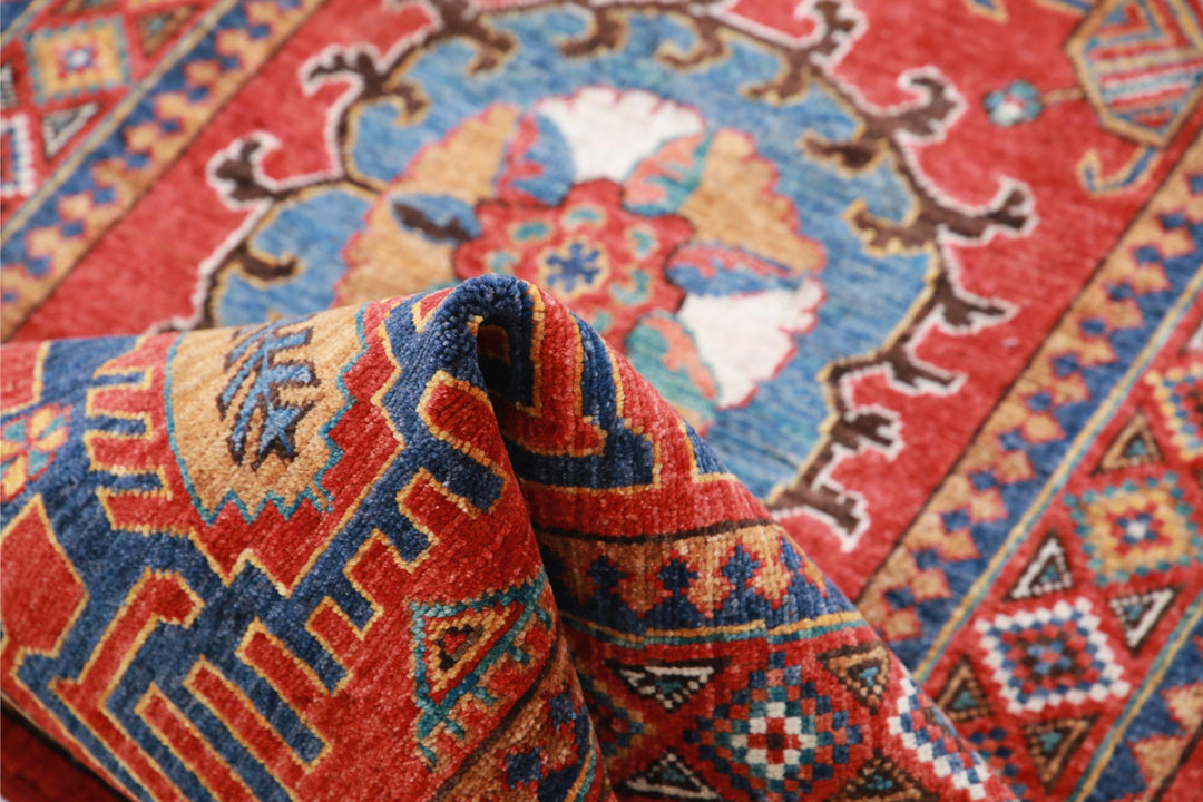 Humna 2’ 8″ x 8’ 0″ - No. AV37829 - ALRUG Rug Store