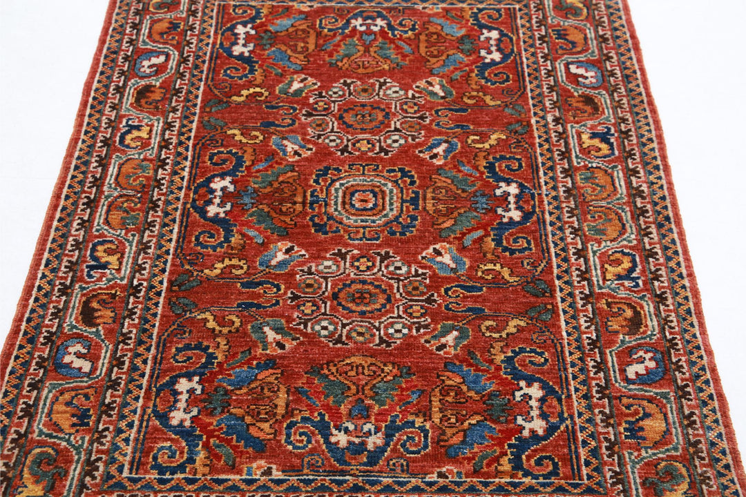 Humna 3’ 2″ x 4’ 10” - No. AV95362 - ALRUG Rug Store