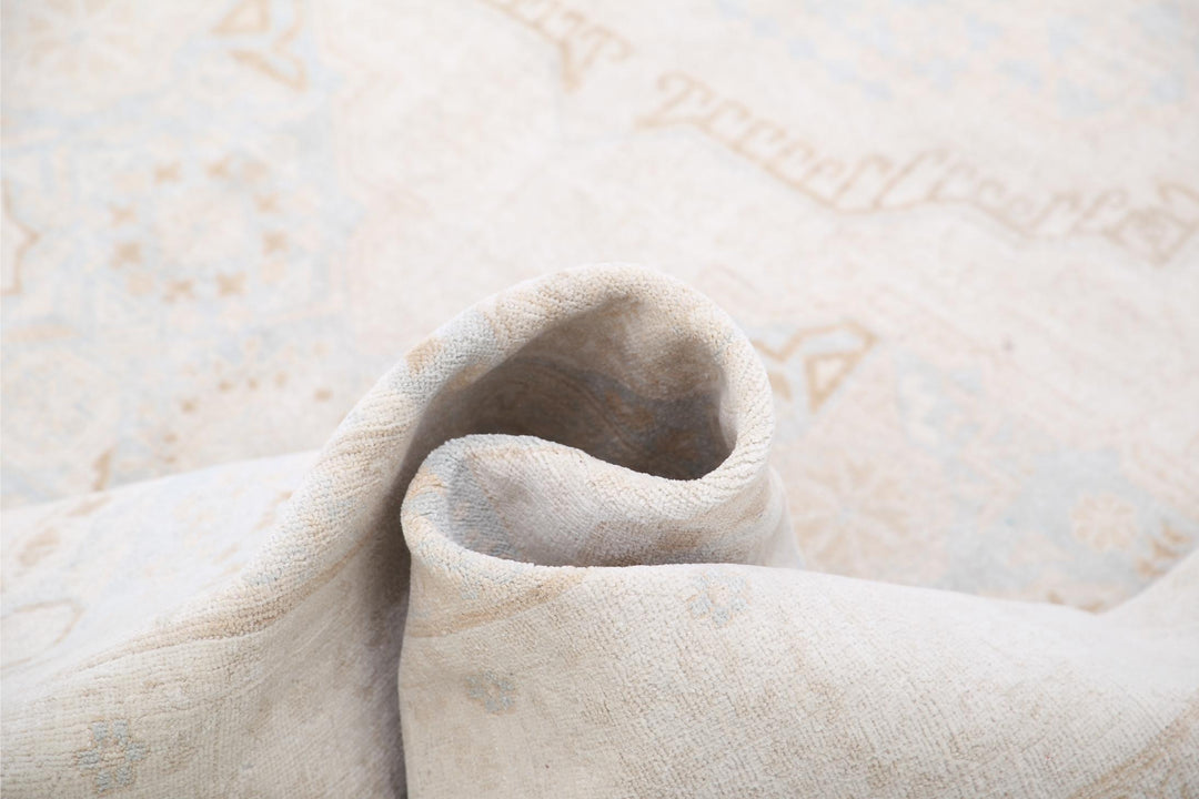 Mamluk 6’ 3″ x 9’ 4″ - No. AV67018 - ALRUG Rug Store