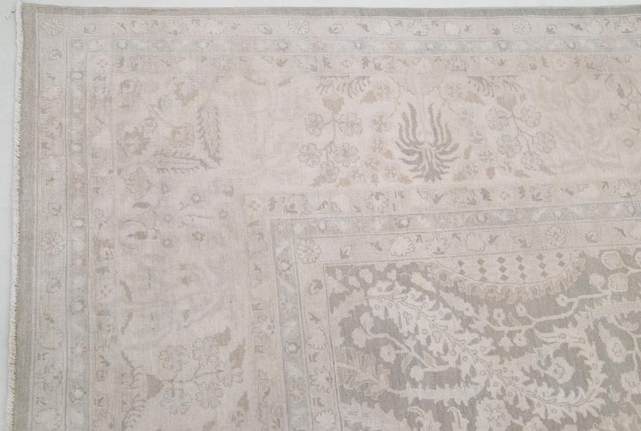 Brown Pakistani Ariana Rug 13'8" x 21'3" Hand-Knotted border
