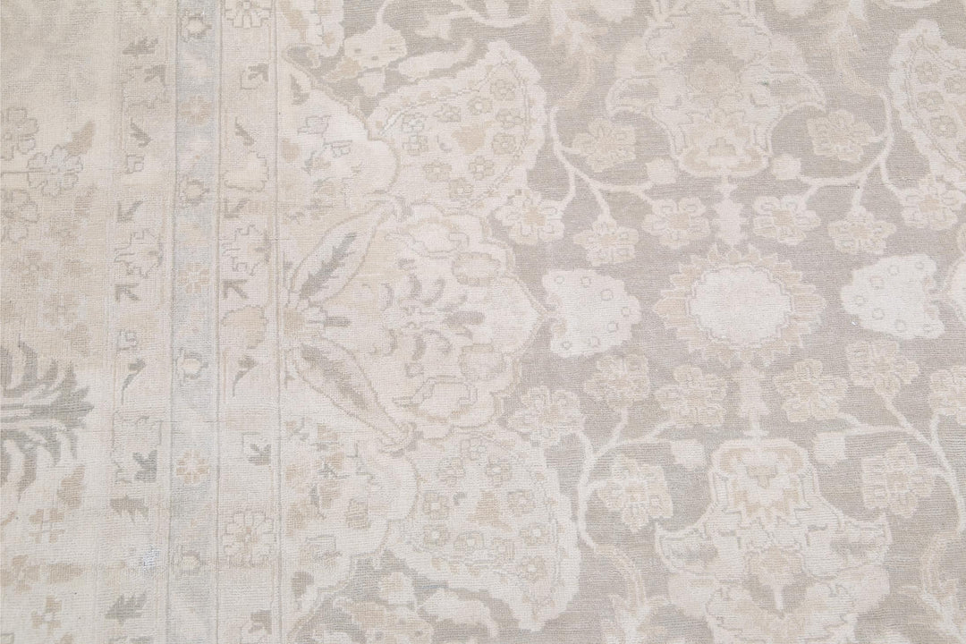 Brown Pakistani Ariana Rug 13'8" x 21'3" Hand-Knotted field