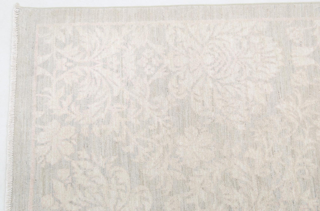 Artemix 7’ 8″ x 10’ 2″ - No. AV99861 - ALRUG Rug Store