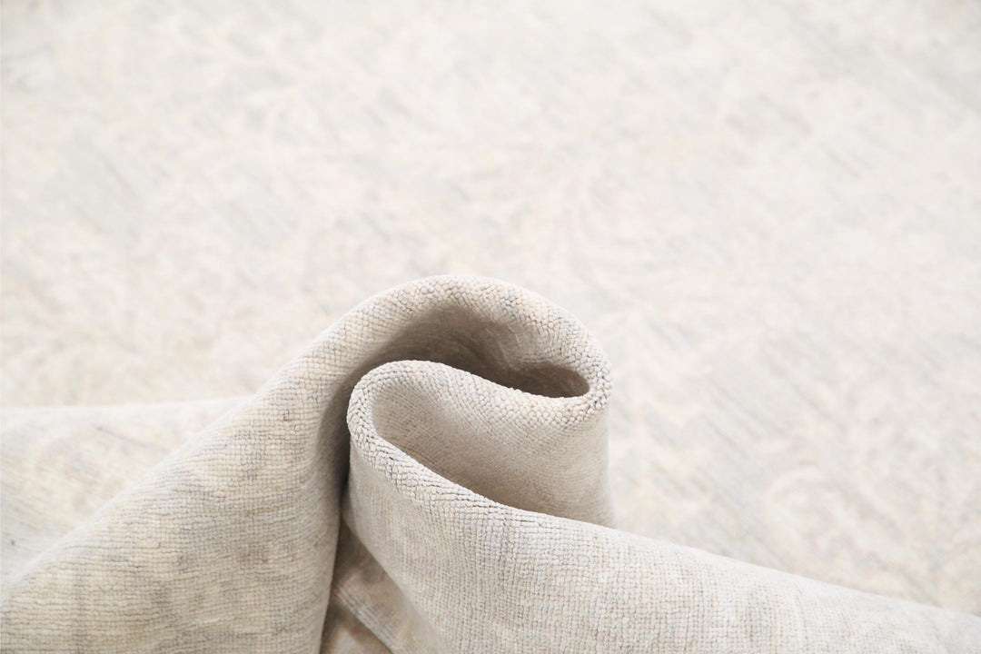 Artemix 7’ 8″ x 10’ 2″ - No. AV99861 - ALRUG Rug Store