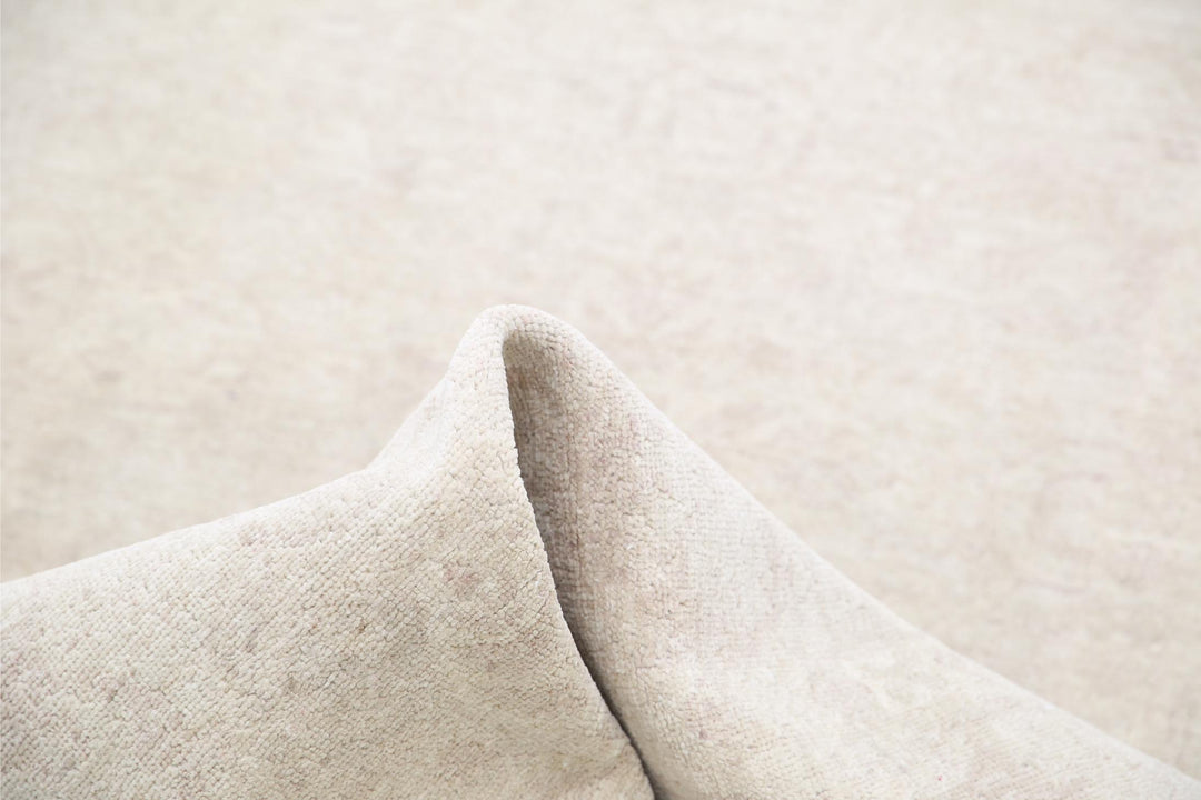 Serenity 3’ 0″ x 10’ 0″ - No. AV10939 - ALRUG Rug Store