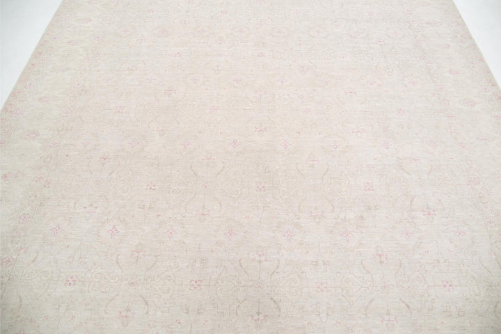 Serenity 8’ 3″ x 10’ 0″ - No. AV68019 - ALRUG Rug Store