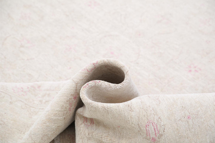 Serenity 8’ 3″ x 10’ 0″ - No. AV68019 - ALRUG Rug Store