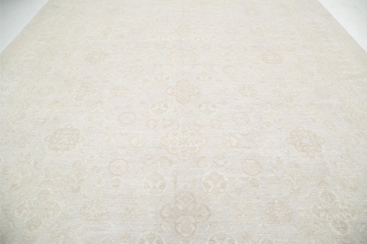 Serenity 11’ 11” x 14’ 3″ - No. AV64570 - ALRUG Rug Store