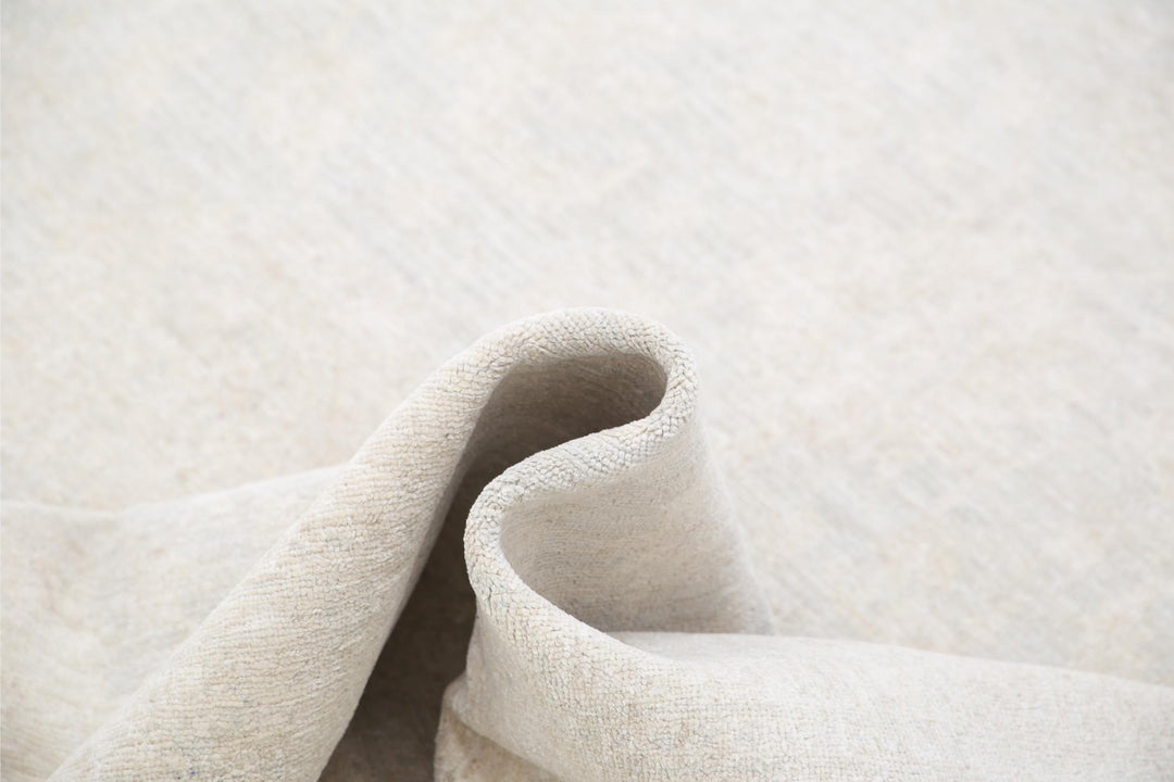 Serenity 6’ 0″ x 8’ 11” - No. AV23236 - ALRUG Rug Store