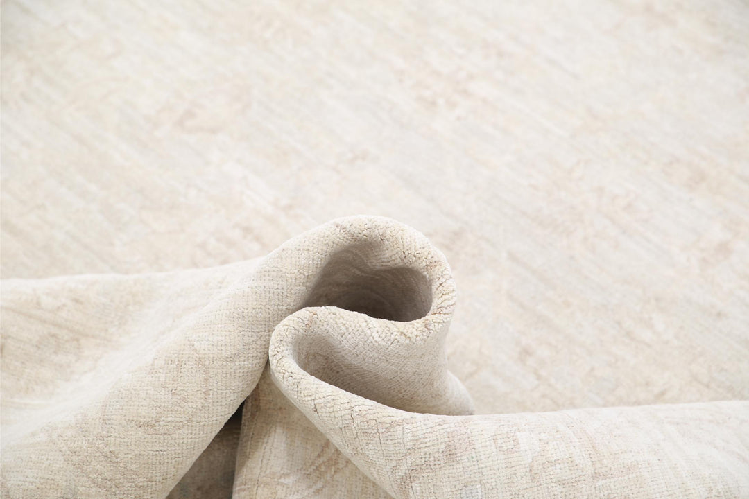 Serenity 6’ 4″ x 8’ 6″ - No. AV39816 - ALRUG Rug Store