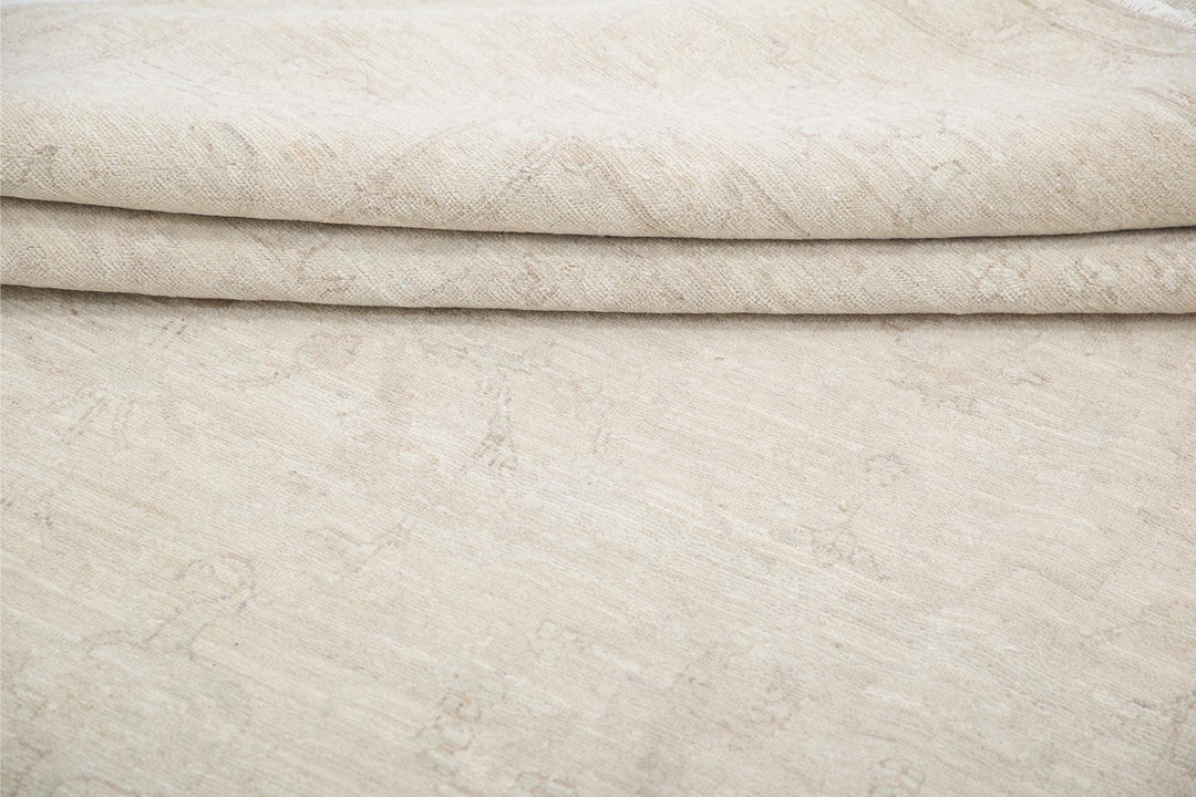 Serenity 7’ 10” x 9’ 9″ - No. AV43162 - ALRUG Rug Store