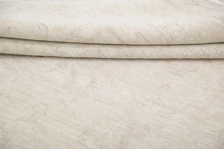 Serenity 7’ 10” x 9’ 9″ - No. AV43162 - ALRUG Rug Store