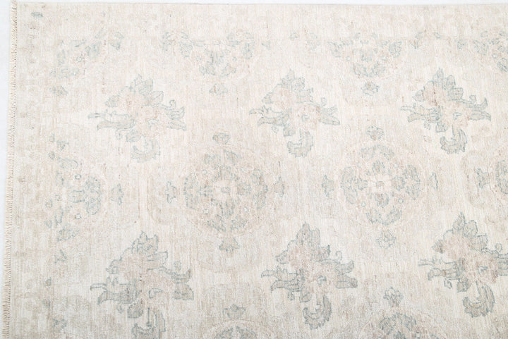 Artemix 9’ 1″ x 12’ 3″ - No. AV21690 - ALRUG Rug Store