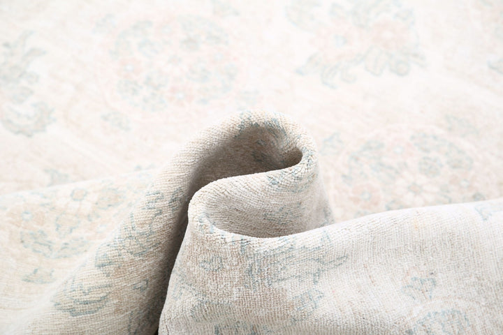 Artemix 9’ 1″ x 12’ 3″ - No. AV21690 - ALRUG Rug Store