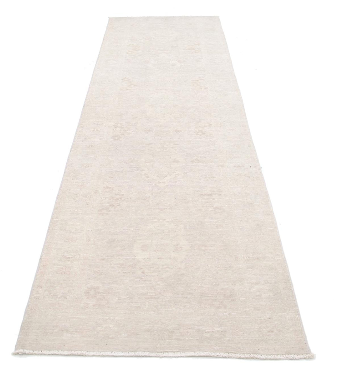 Serenity 3’ 2″ x 11’ 3″ - No. AV90403 - ALRUG Rug Store