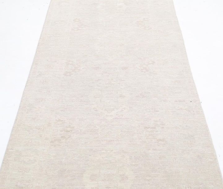 Serenity 3’ 2″ x 11’ 3″ - No. AV90403 - ALRUG Rug Store