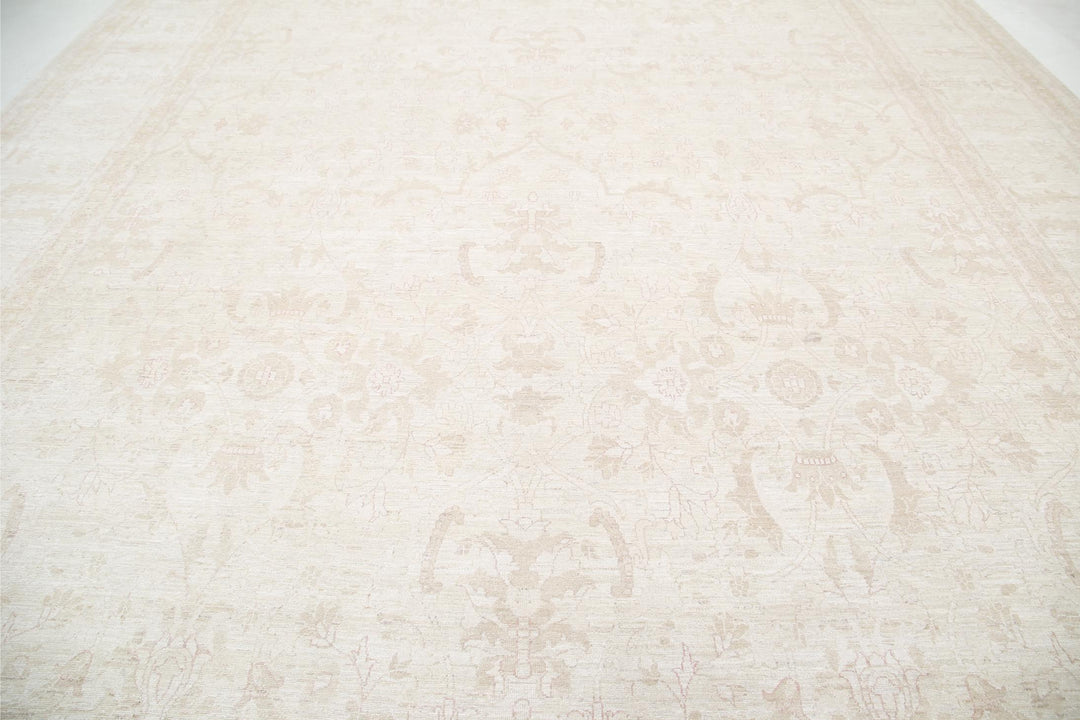 Ivory Pakistani Tabriz Rug 13'5" x 17'7" Hand-Knotted texture