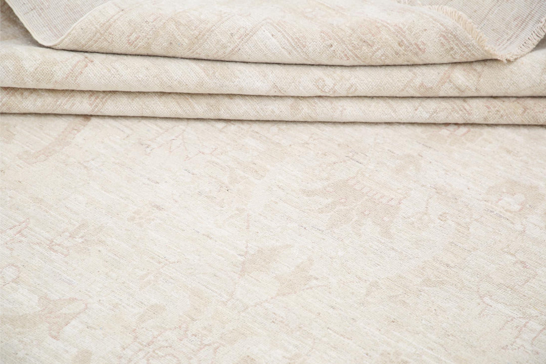 Ivory Pakistani Tabriz Rug 13'5" x 17'7" Hand-Knotted pattern