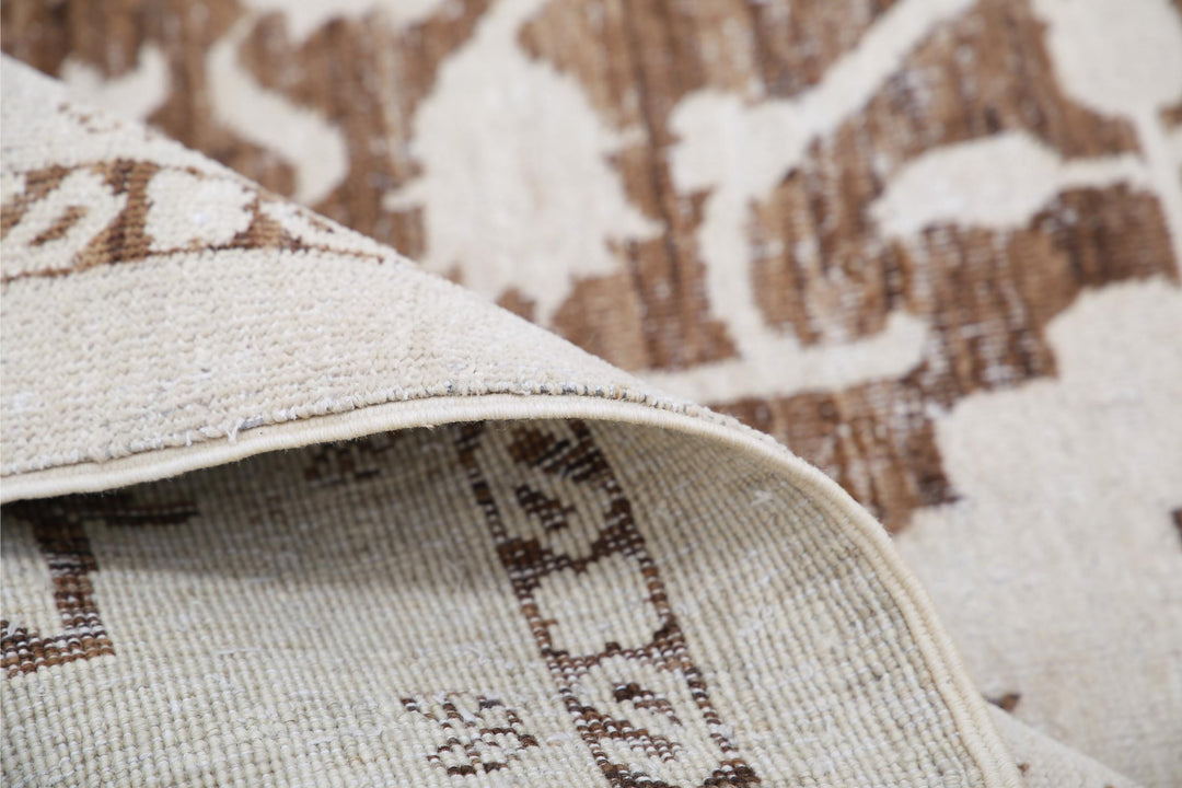 Serenity 8’ 11” x 11’ 8″ - No. AV17259 - ALRUG Rug Store