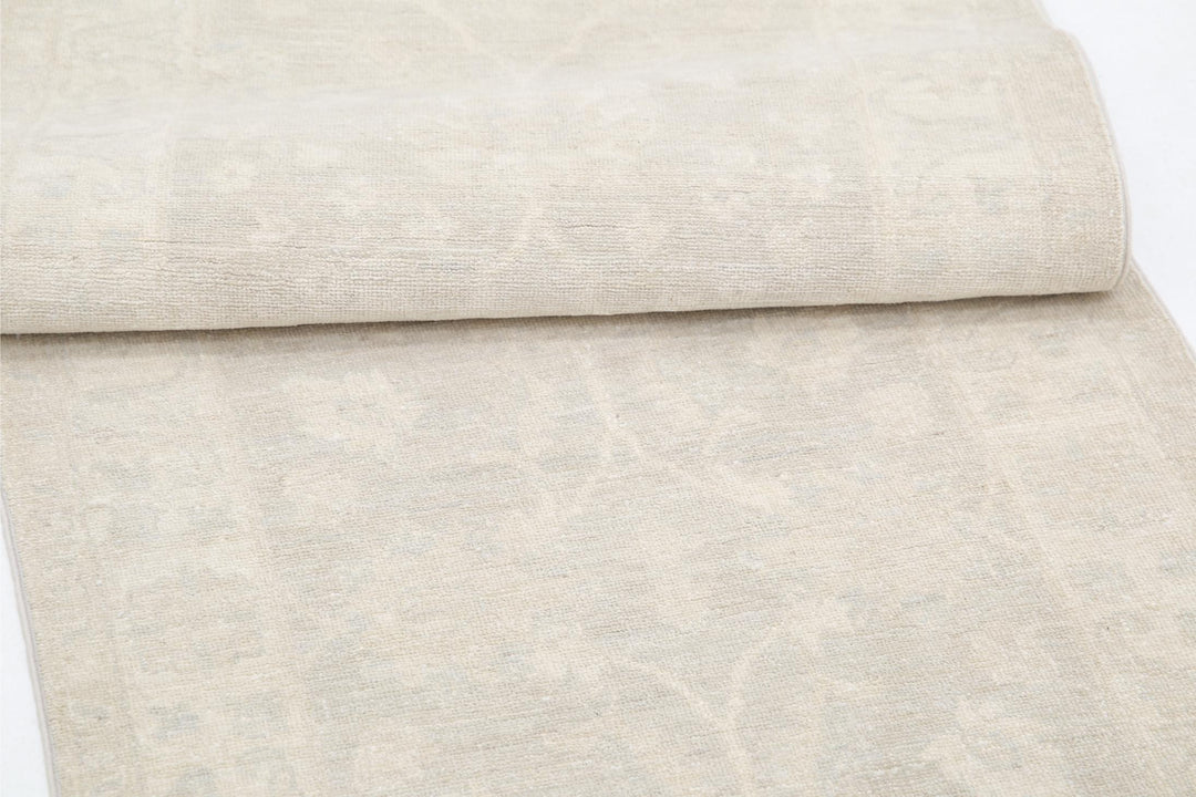 Serenity 2’ 7″ x 8’ 3″ - No. AV45623 - ALRUG Rug Store