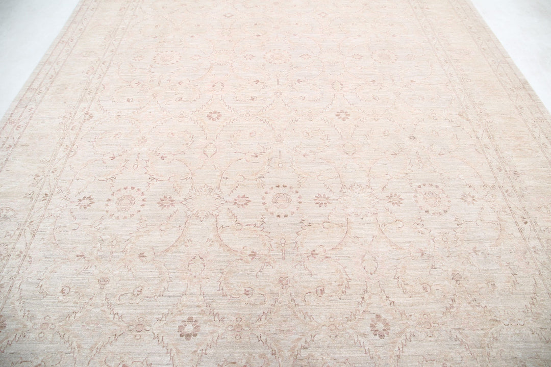 Serenity 8’ 10” x 11’ 11” - No. AV56571 - ALRUG Rug Store
