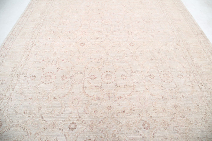 Serenity 8’ 10” x 11’ 11” - No. AV56571 - ALRUG Rug Store