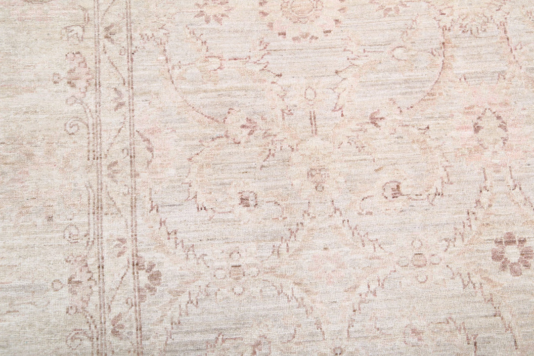 Serenity 8’ 10” x 11’ 11” - No. AV56571 - ALRUG Rug Store