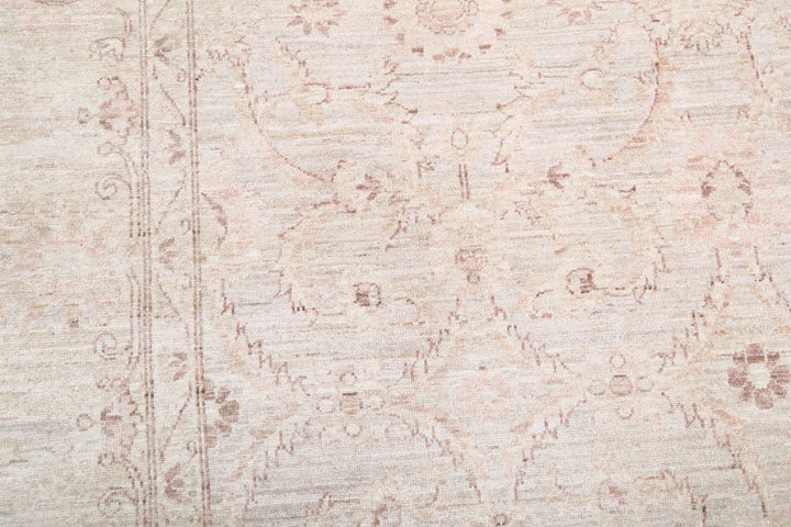 Serenity 8’ 10” x 11’ 11” - No. AV56571 - ALRUG Rug Store